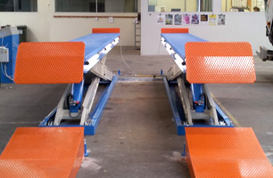 Scissor Lift in halfway position installed at SITA Environmental VIC
