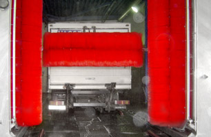 Truck Wash - KUBE for trucks & buses