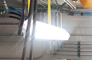 Special brackets to direct light to the underside of the vehicle for Optimum illumination