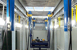 The chassis is made from cast aluminium, the promatic diffuser is moulded in fracture resistant polycarbonate